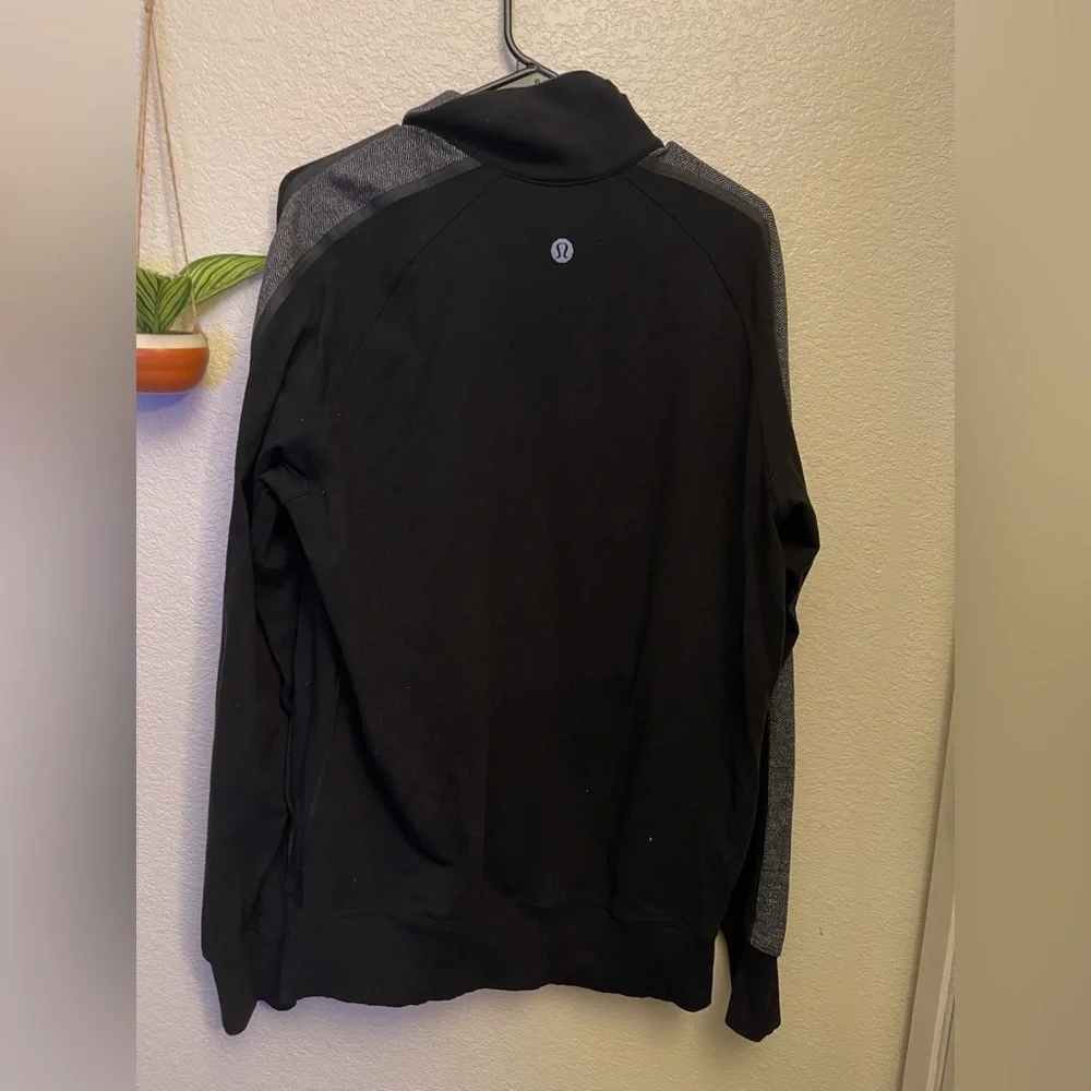 Lululemon Size L Mens Kung Fu Track Jacket II Black Herringbone Stripe - Picture 4 of 5